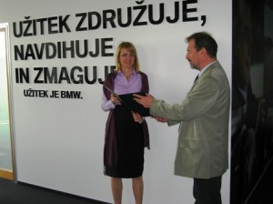 barbara-uranjek-in-vito-avguatin2-300x224 Planetu Zemlja prijazno vozilo
