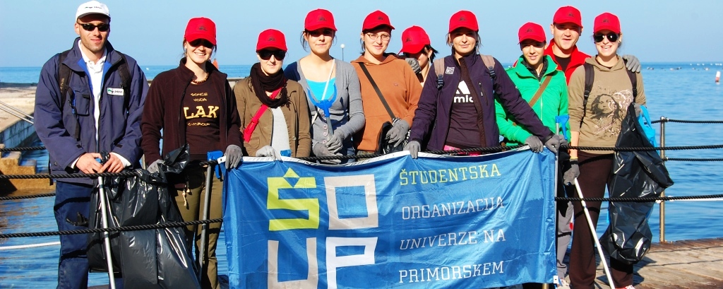 dsc_00214 PreProstoVoljni so čistili obalo