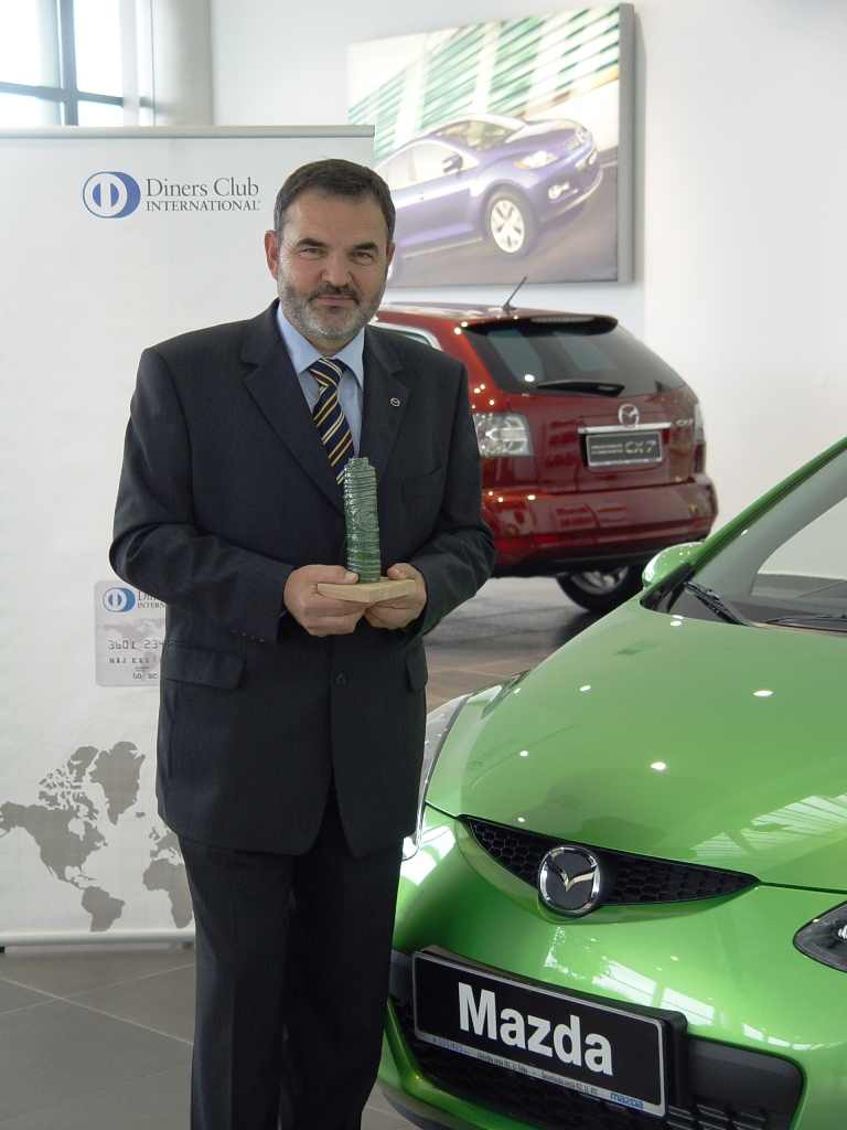 Zeleni znak je prejel gospod Bogdan Žorž, direktor Mazde Motor Slovenija